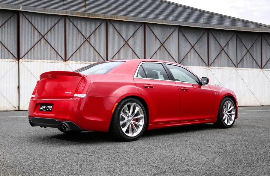  Chrysler 300 SRT (LX2) 2015 года  (AU) (фото 27 из 31)